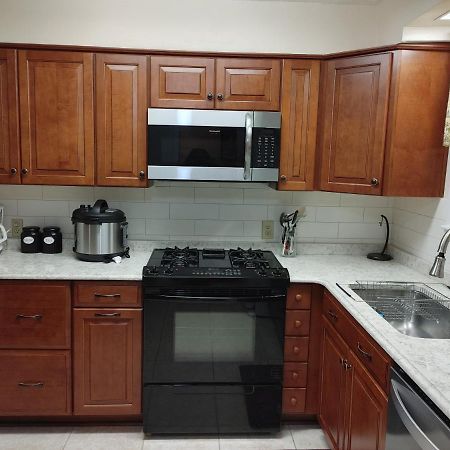The Kind House Hosting, Low Monthly Rates, Traveling Nurses, Fletc, & Travelers! Brunswick Exterior foto